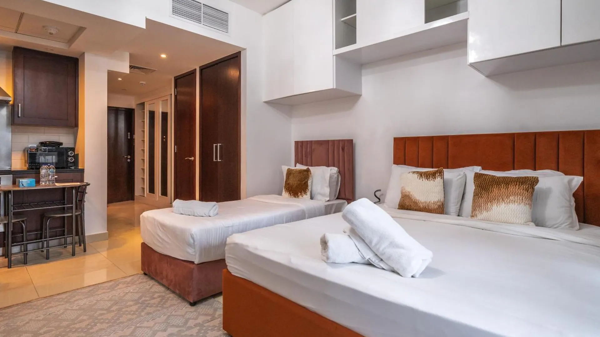 Modern Studio With Twin Beds Downtown Dubaï